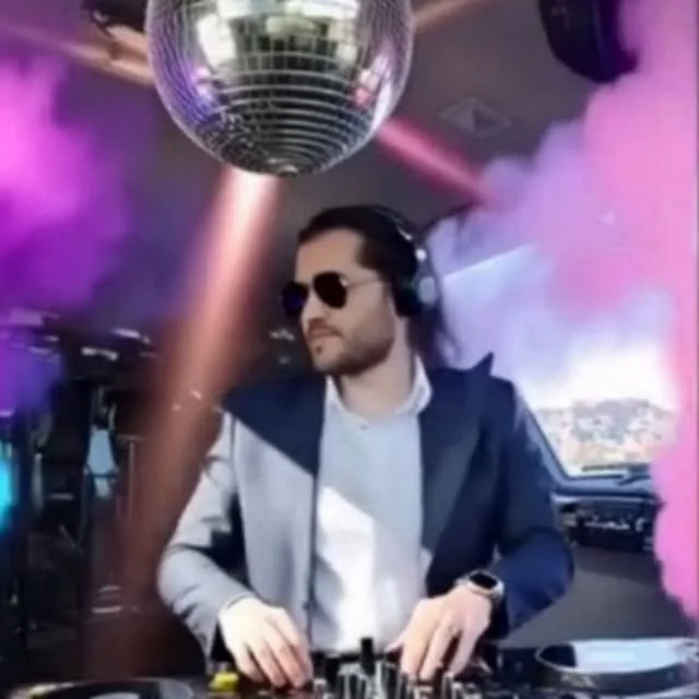 Playing under a mirror ball